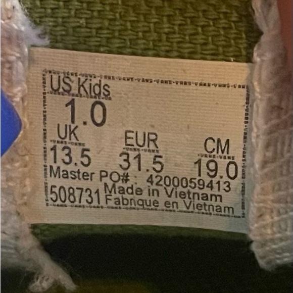 Vans - Picture 4 of 5